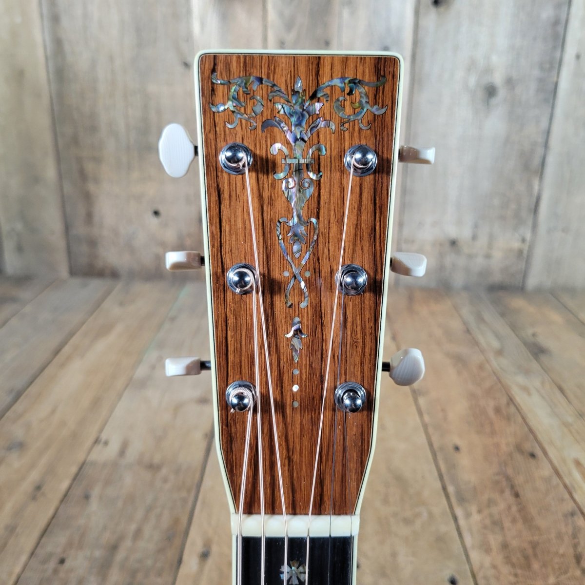 Martin 000 - 42M Eric Clapton Signature Edition 2007 99 of 250 — Carpathian Spruce, Madagascar Rosewood, LR Baggs Lyric - Mahar's Vintage Guitars
