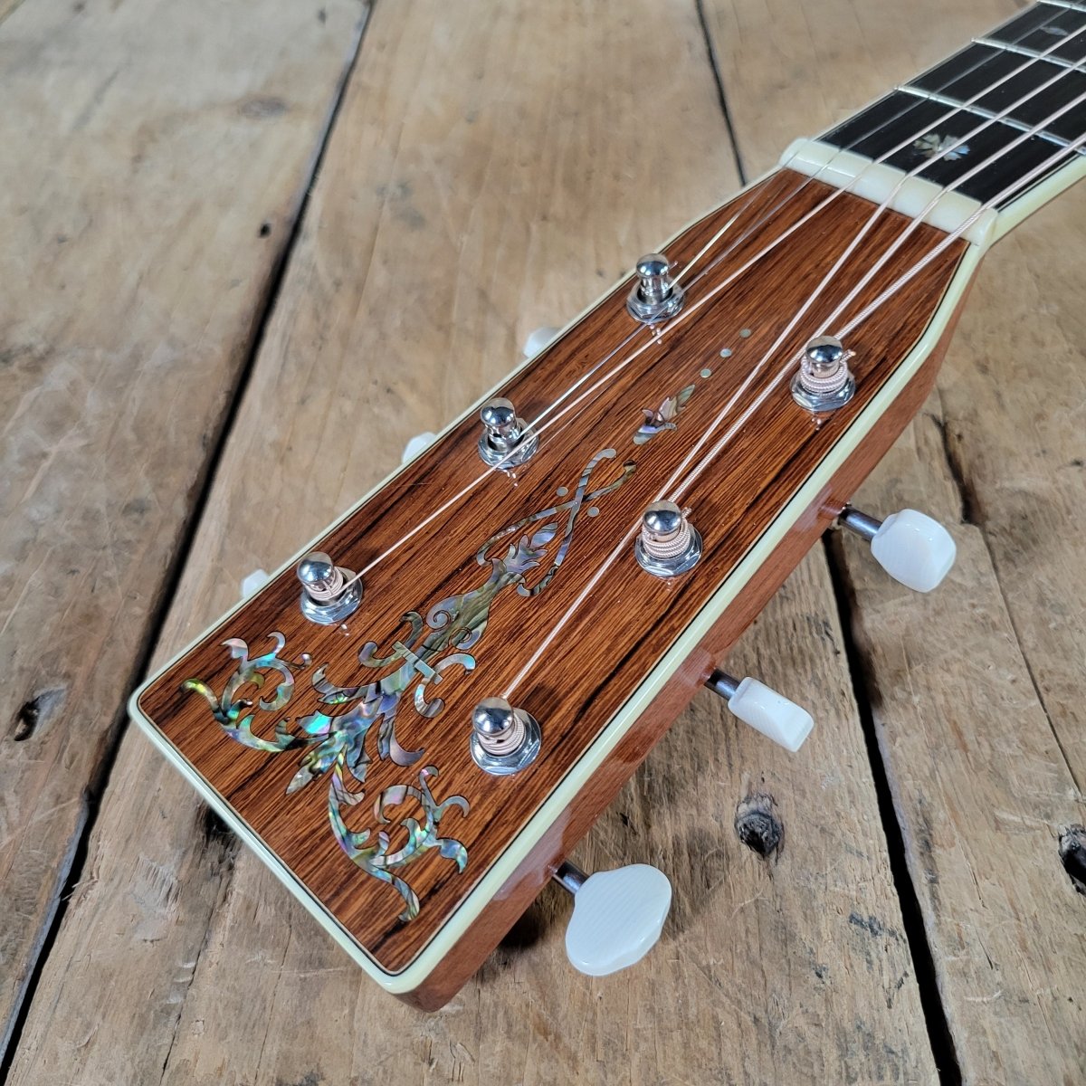 Martin 000 - 42M Eric Clapton Signature Edition 2007 99 of 250 — Carpathian Spruce, Madagascar Rosewood, LR Baggs Lyric - Mahar's Vintage Guitars