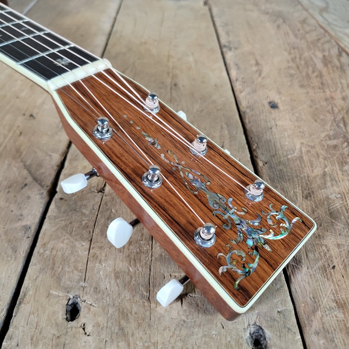 Martin 000 - 42M Eric Clapton Signature Edition 2007 99 of 250 — Carpathian Spruce, Madagascar Rosewood, LR Baggs Lyric - Mahar's Vintage Guitars