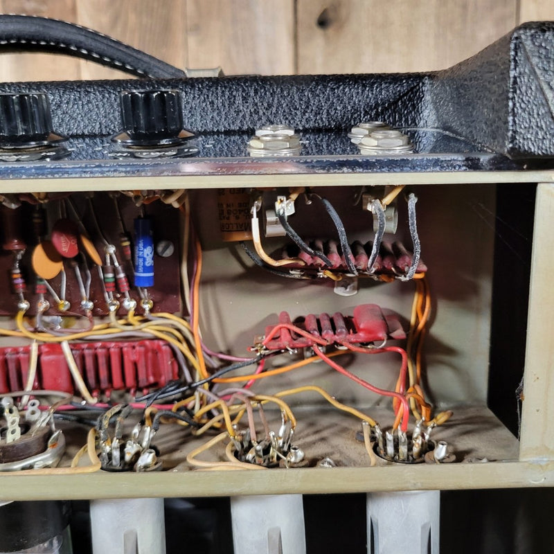 Martin 112T Combo Amp 1960 DeArmond - Made Mint Condition - Mahar's Vintage Guitars