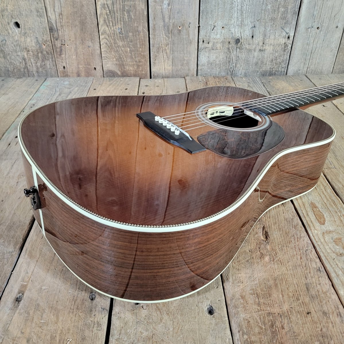 Martin 2009 HD - 28 Custom Adirondack Ambertone Sunburst Excellent - Mahar's Vintage Guitars