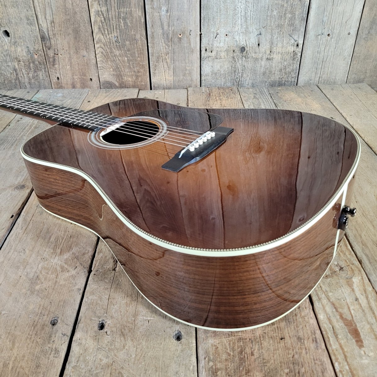 Martin 2009 HD - 28 Custom Adirondack Ambertone Sunburst Excellent - Mahar's Vintage Guitars