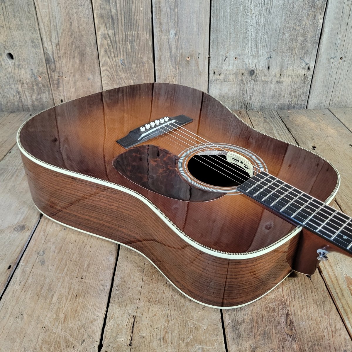 Martin 2009 HD - 28 Custom Adirondack Ambertone Sunburst Excellent - Mahar's Vintage Guitars