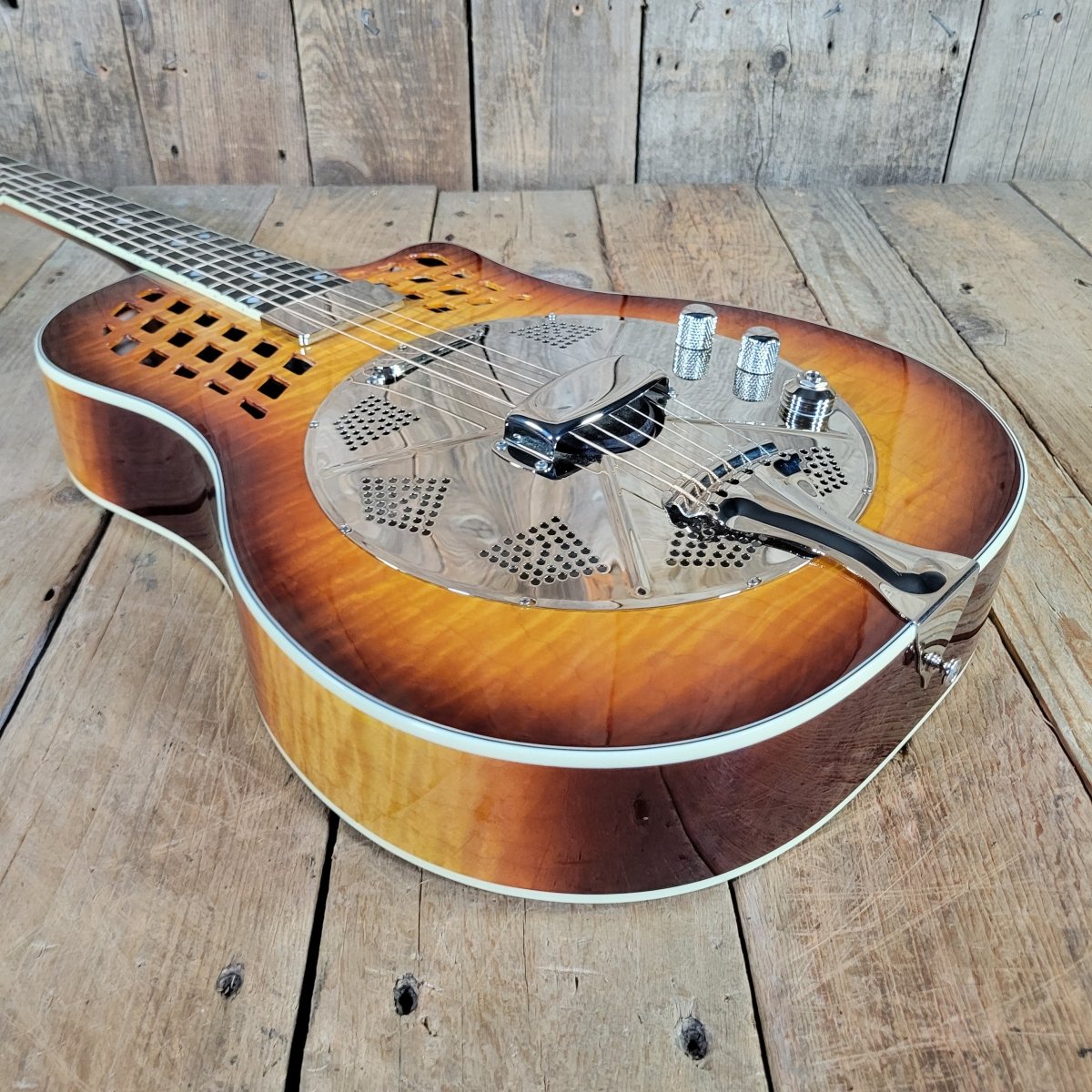 National 2016 Solid Rocket Resonator Sunburst Maple Hot Plate Near Mint - Mahar's Vintage Guitars