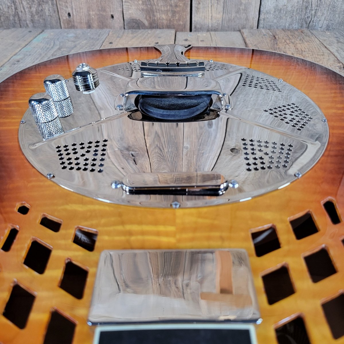 National 2016 Solid Rocket Resonator Sunburst Maple Hot Plate Near Mint - Mahar's Vintage Guitars
