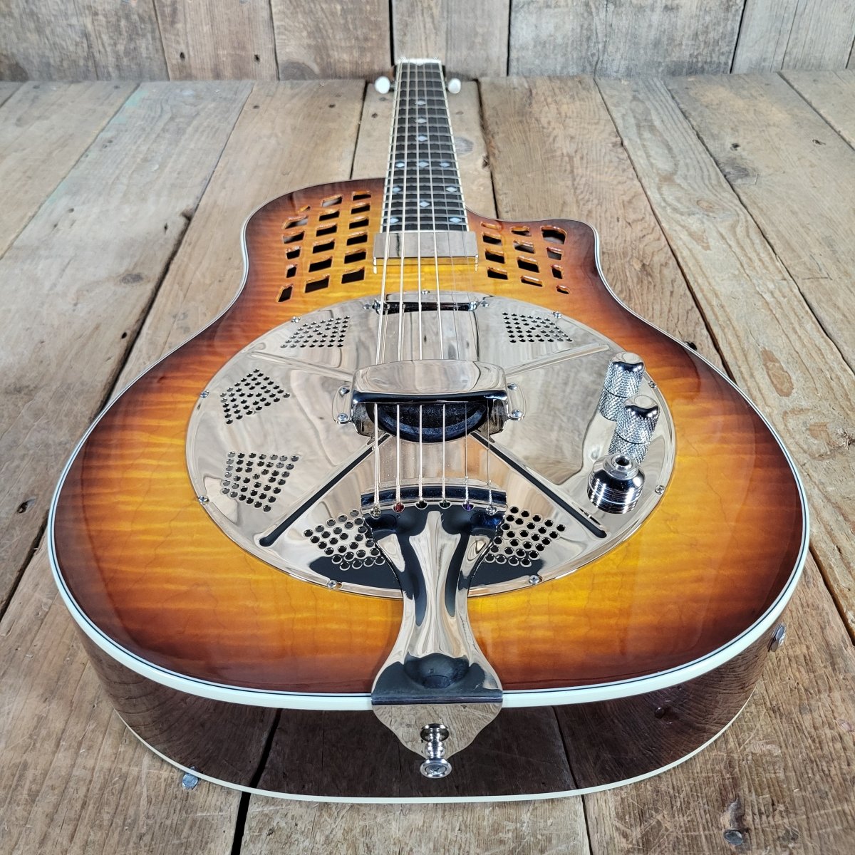 National 2016 Solid Rocket Resonator Sunburst Maple Hot Plate Near Mint - Mahar's Vintage Guitars