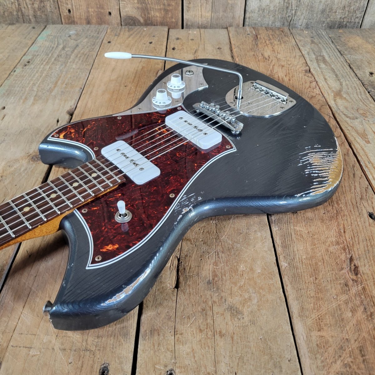 Novo Serus J 2022 - Mahar's Vintage Guitars