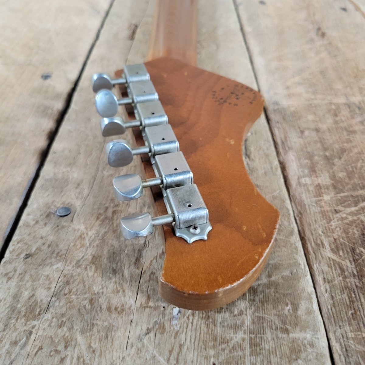Novo Serus J 2022 - Mahar's Vintage Guitars
