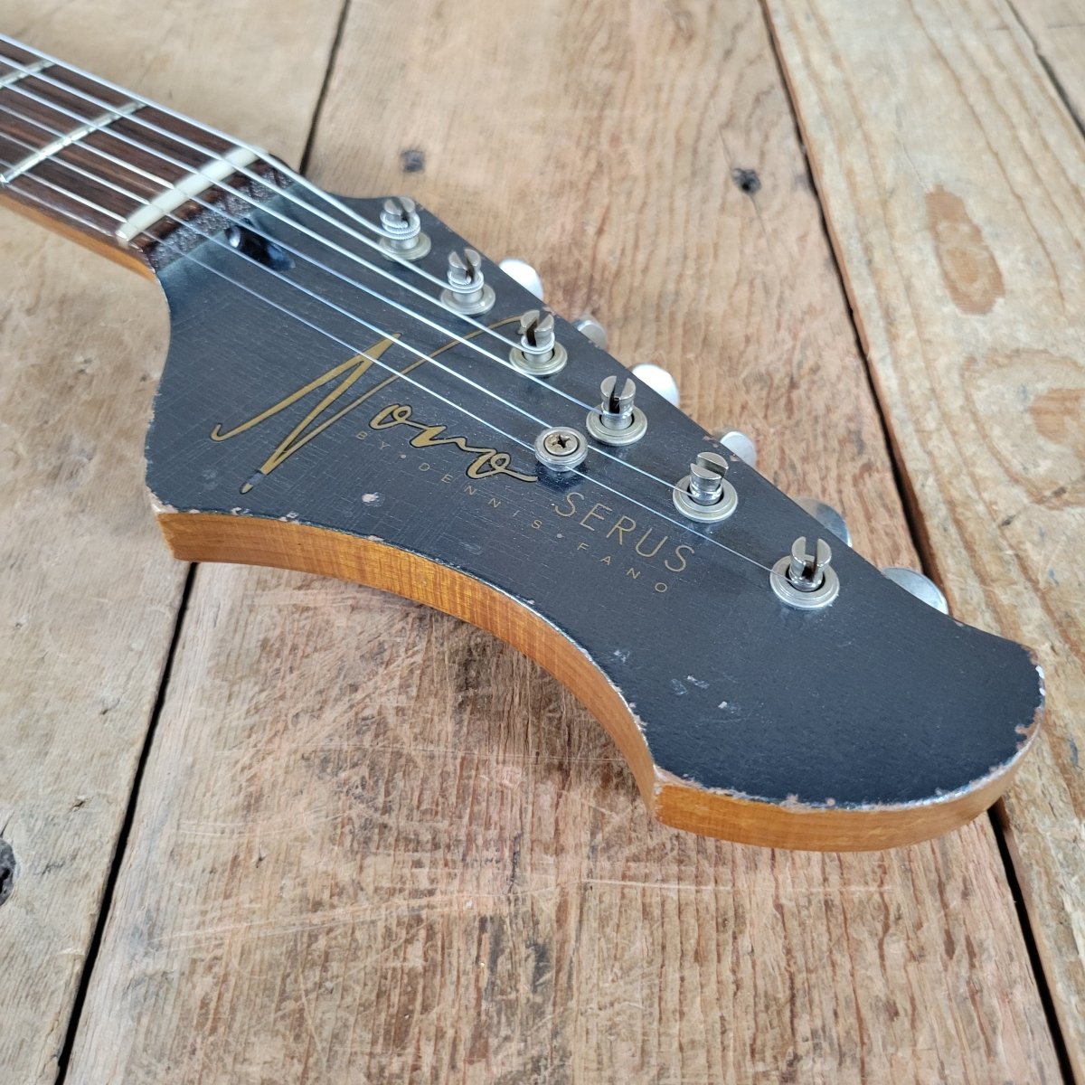 Novo Serus J 2022 - Mahar's Vintage Guitars