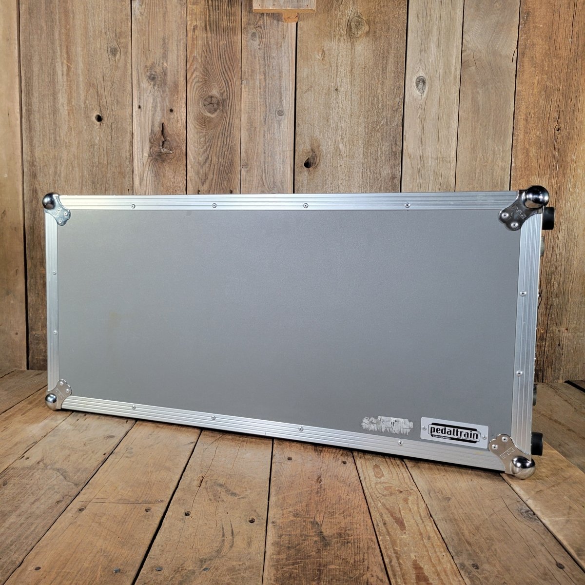 Pedaltrain Classic Pro Pedal Board with Wheeled Hard Case - Mahar's Vintage Guitars