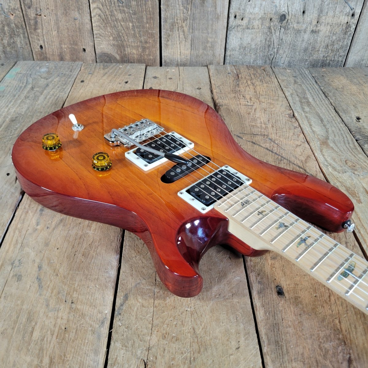 PRS 2025 SE Swamp Ash Special Vintage Sunburst Near Mint - Mahar's Vintage Guitars