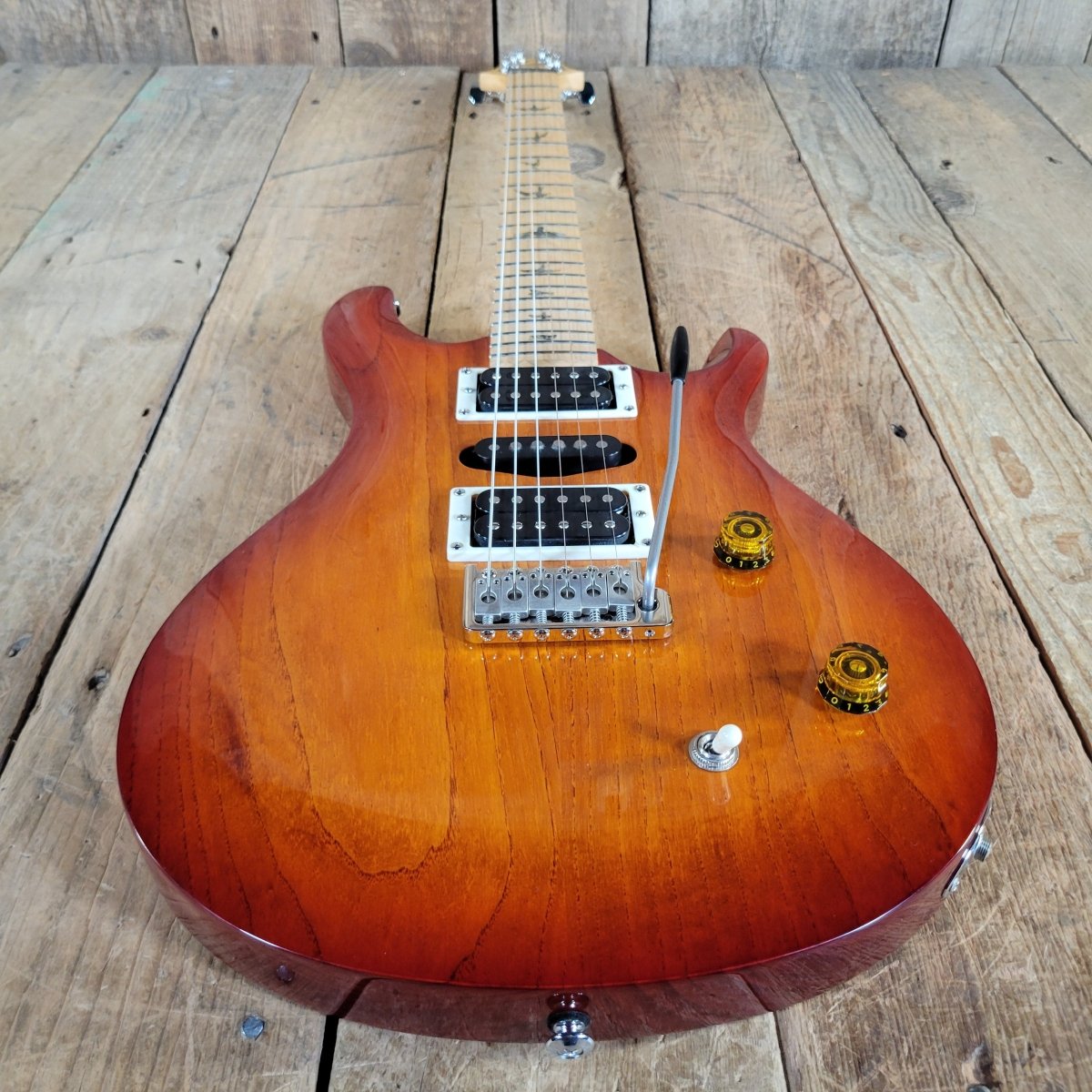 PRS 2025 SE Swamp Ash Special Vintage Sunburst Near Mint - Mahar's Vintage Guitars