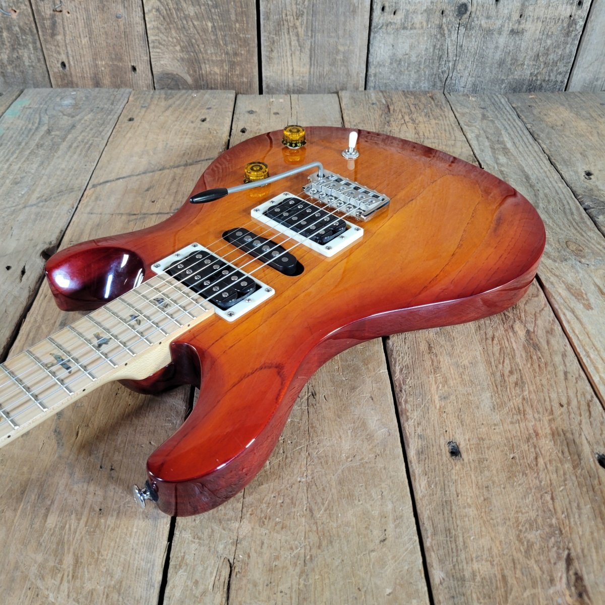 PRS 2025 SE Swamp Ash Special Vintage Sunburst Near Mint - Mahar's Vintage Guitars