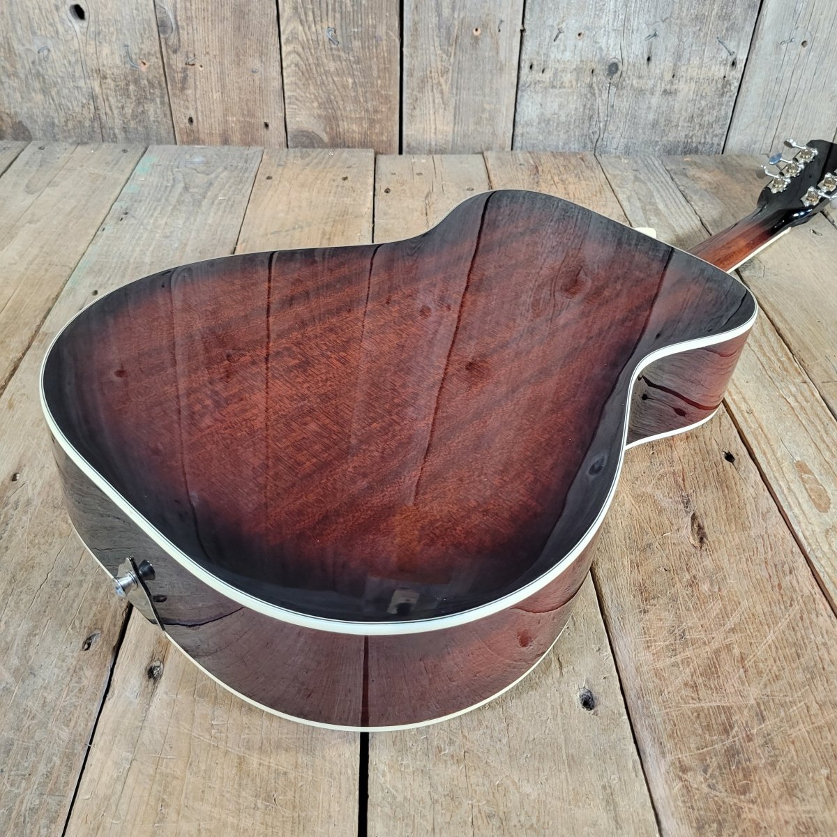 Recording King RR-50-VS Round Neck Resonator Guitar w/ Hard Case - Mahar's Vintage Guitars
