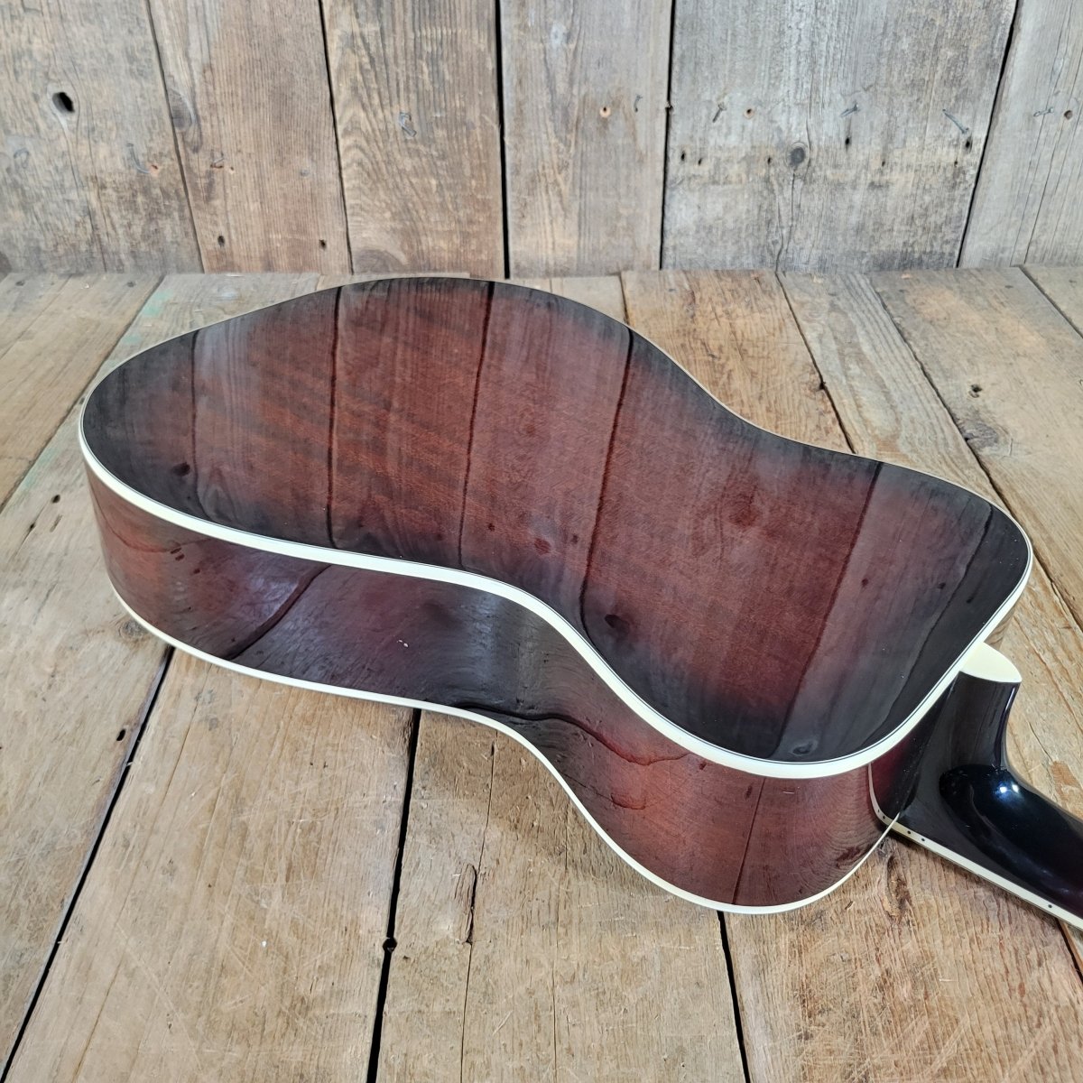 Recording King RR-50-VS Round Neck Resonator Guitar w/ Hard Case - Mahar's Vintage Guitars
