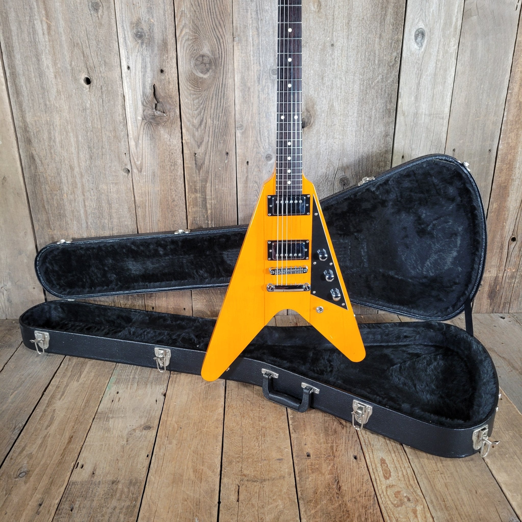 Reverend Volcano 2008 Korina V - Style Electric Guitar – Vintage Tone & Modern Playability - Mahar's Vintage Guitars