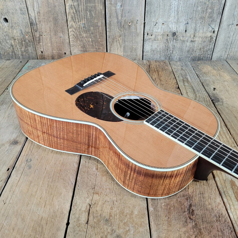 Santa Cruz 00 Cedar & AAAA Koa 2024 w/ K&K Trinity System Deep Body - Mahar's Vintage Guitars