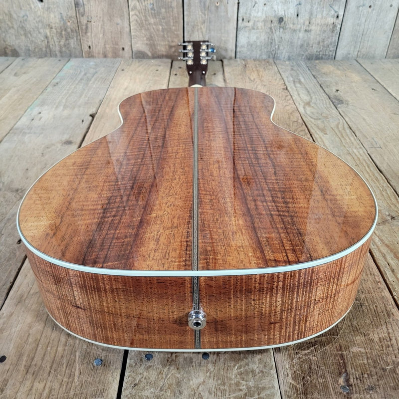 Santa Cruz 00 Cedar & AAAA Koa 2024 w/ K&K Trinity System Deep Body - Mahar's Vintage Guitars