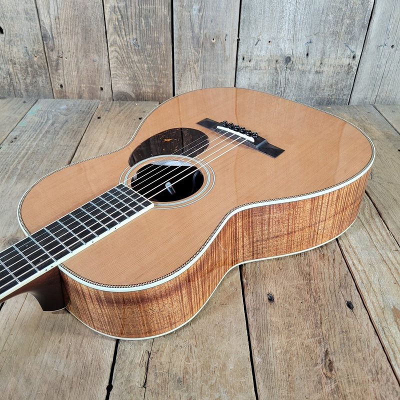 Santa Cruz 00 Cedar & AAAA Koa 2024 w/ K&K Trinity System Deep Body - Mahar's Vintage Guitars