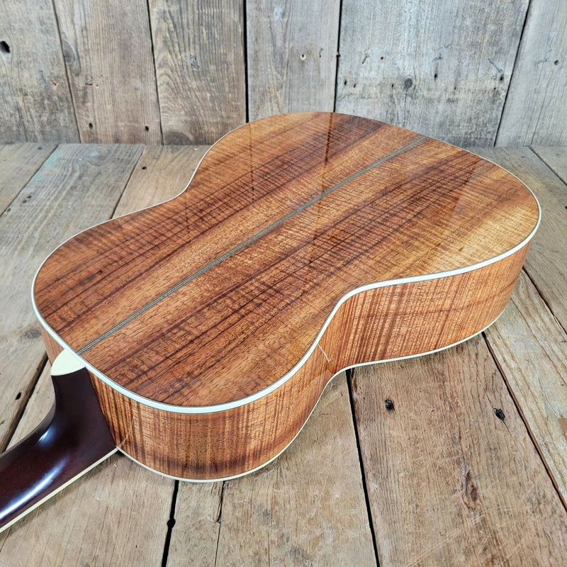 Santa Cruz 00 Cedar & AAAA Koa 2024 w/ K&K Trinity System Deep Body - Mahar's Vintage Guitars