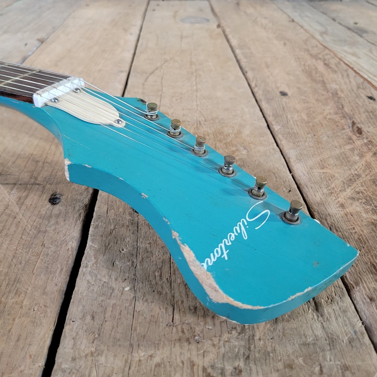 Silvertone 1413L Turquoise 1960s - Mahar's Vintage Guitars