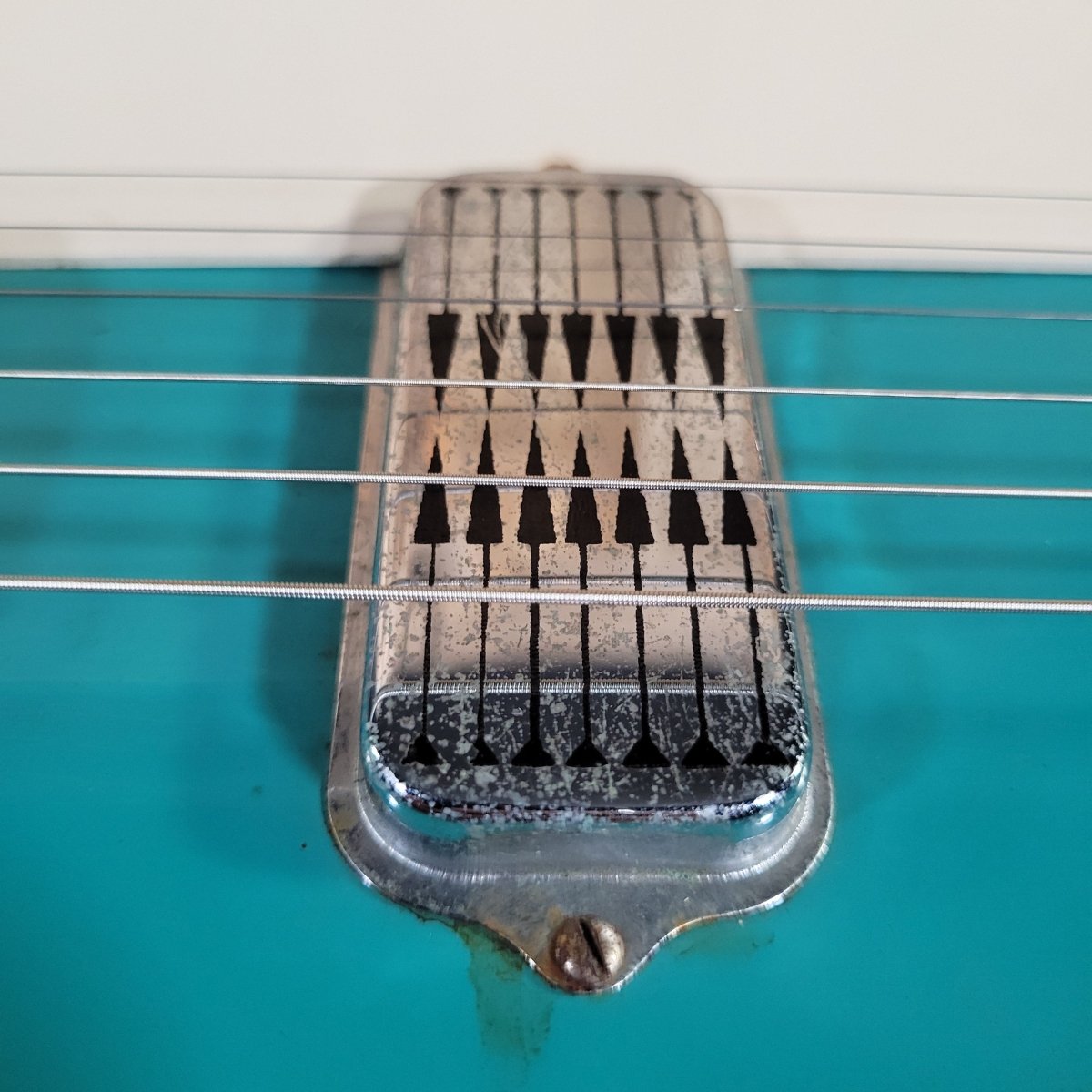 Silvertone 1413L Turquoise 1960s - Mahar's Vintage Guitars