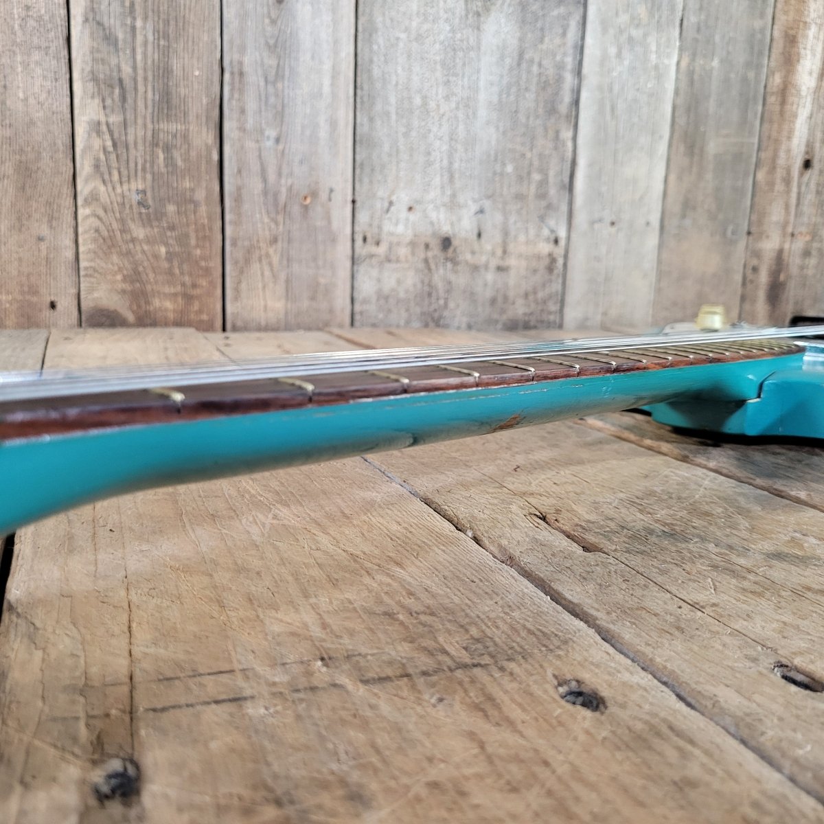 Silvertone 1413L Turquoise 1960s - Mahar's Vintage Guitars