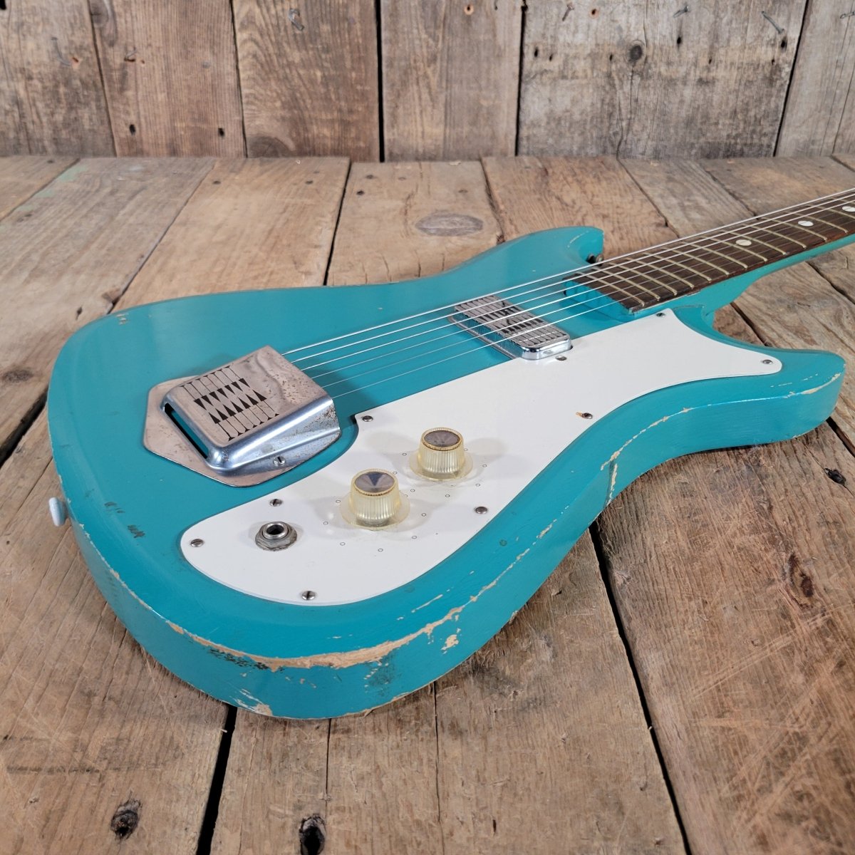 Silvertone 1413L Turquoise 1960s - Mahar's Vintage Guitars