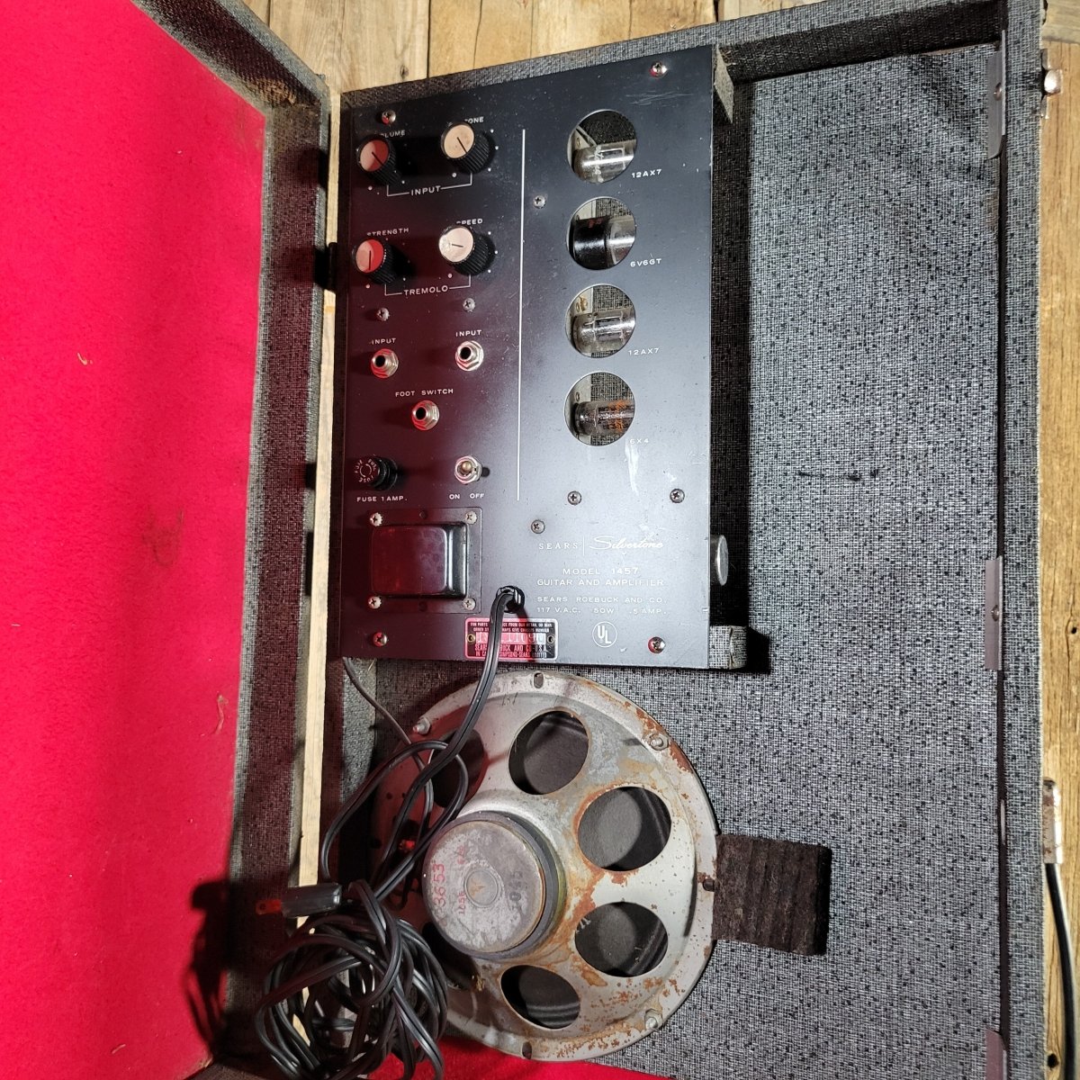 Silvertone 1457 Amp - in - Case 1960s – Case Only w/ Working Amp - Mahar's Vintage Guitars