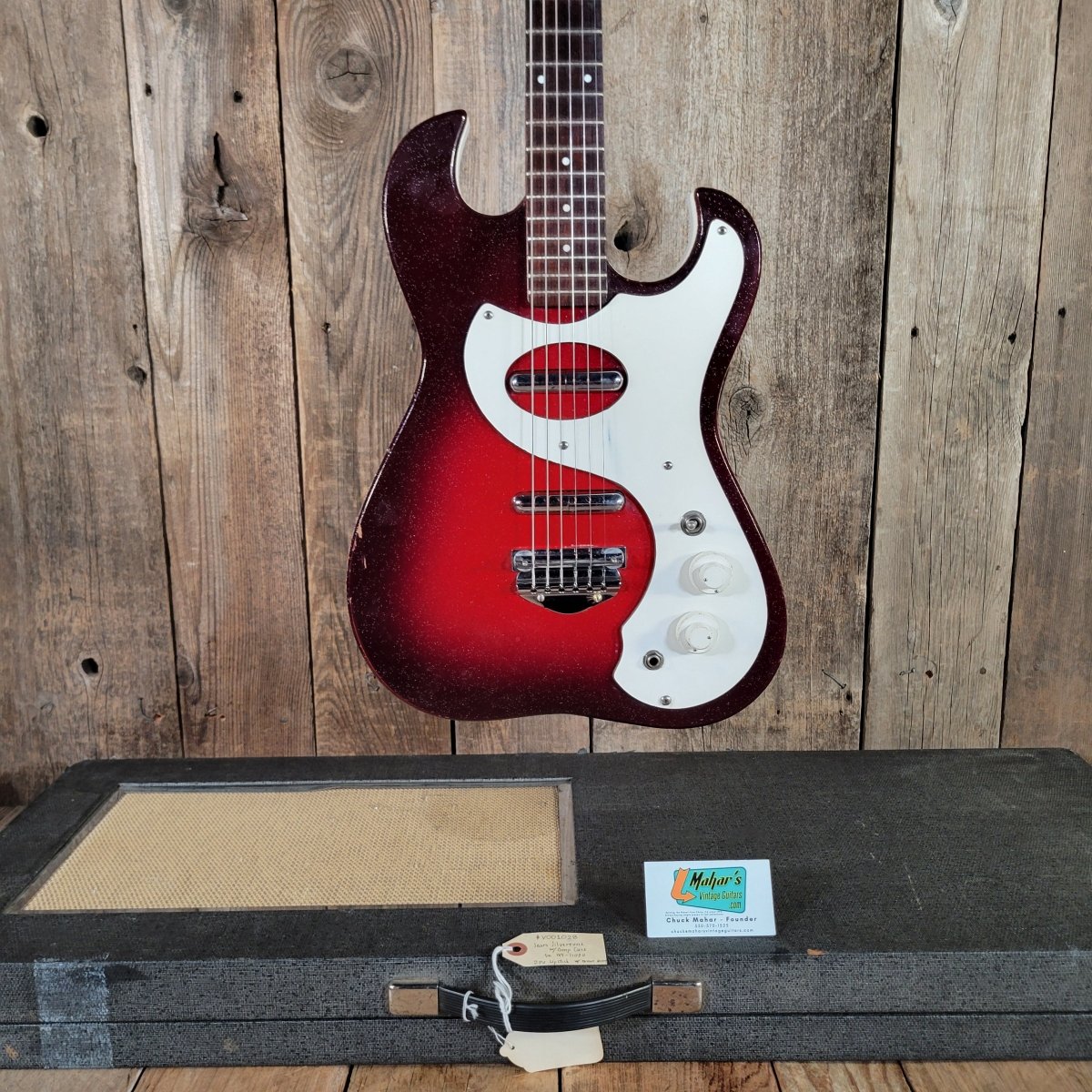 Silvertone 1964 Model 1457 With Tremolo Model Amp In Case - Mahar's Vintage Guitars