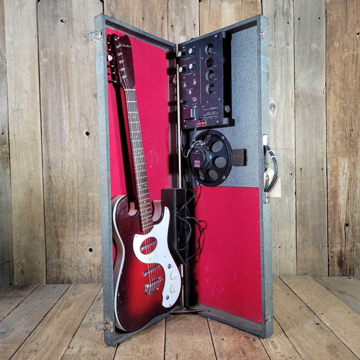 Silvertone 1964 Model 1457 With Tremolo Model Amp In Case - Mahar's Vintage Guitars