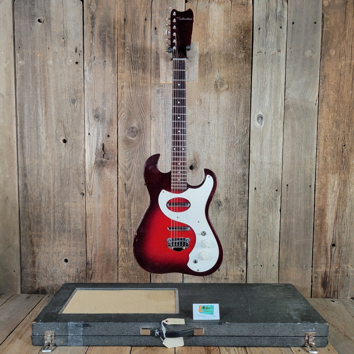 Silvertone 1964 Model 1457 With Tremolo Model Amp In Case - Mahar's Vintage Guitars