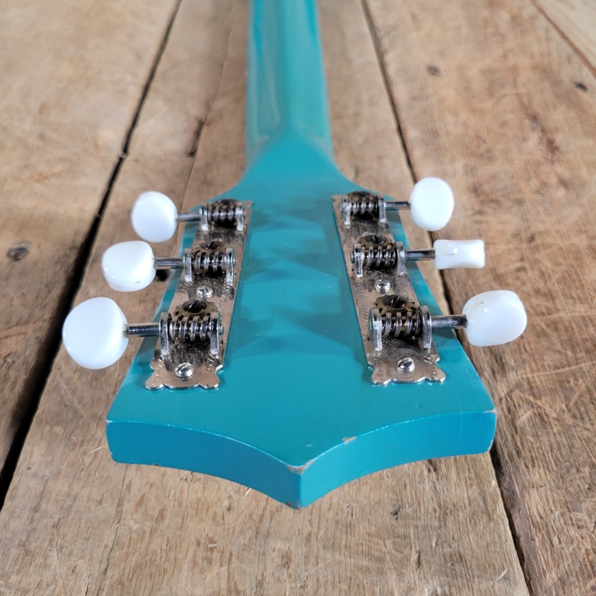 Silvertone 1965 1413L Turquoise Super Clean Perfect Neck w/ Orig Gig Bag - Mahar's Vintage Guitars