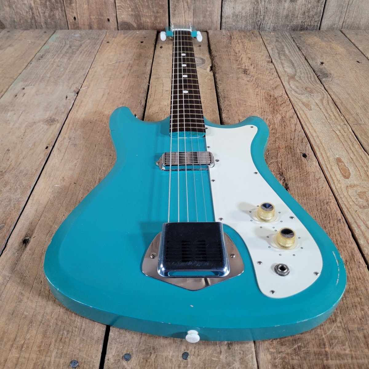 Silvertone 1965 1413L Turquoise Super Clean Perfect Neck w/ Orig Gig Bag - Mahar's Vintage Guitars