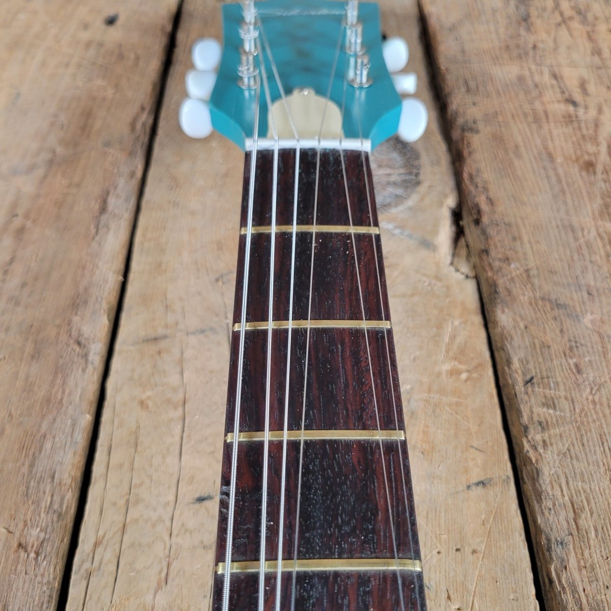 Silvertone 1965 1413L Turquoise Super Clean Perfect Neck w/ Orig Gig Bag - Mahar's Vintage Guitars