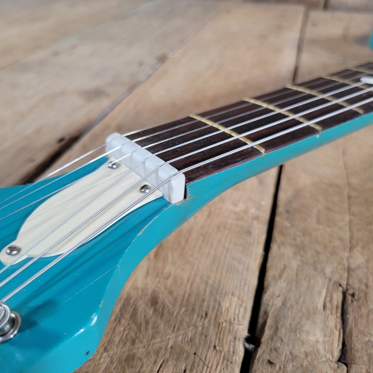 Silvertone 1965 1413L Turquoise Super Clean Perfect Neck w/ Orig Gig Bag - Mahar's Vintage Guitars