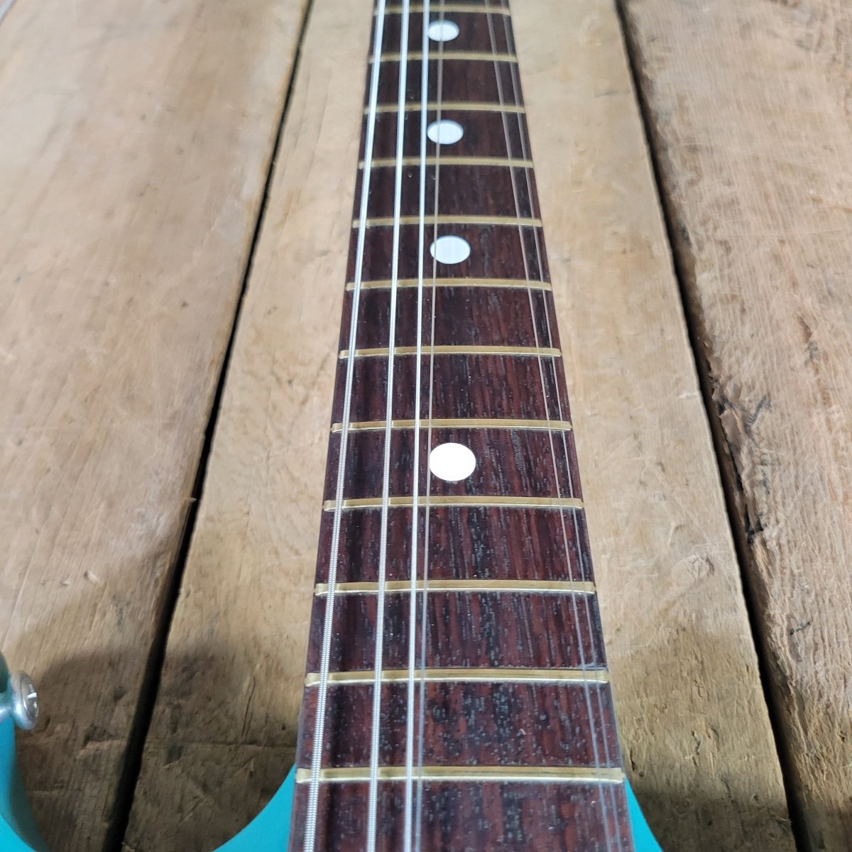 Silvertone 1965 1413L Turquoise Super Clean Perfect Neck w/ Orig Gig Bag - Mahar's Vintage Guitars