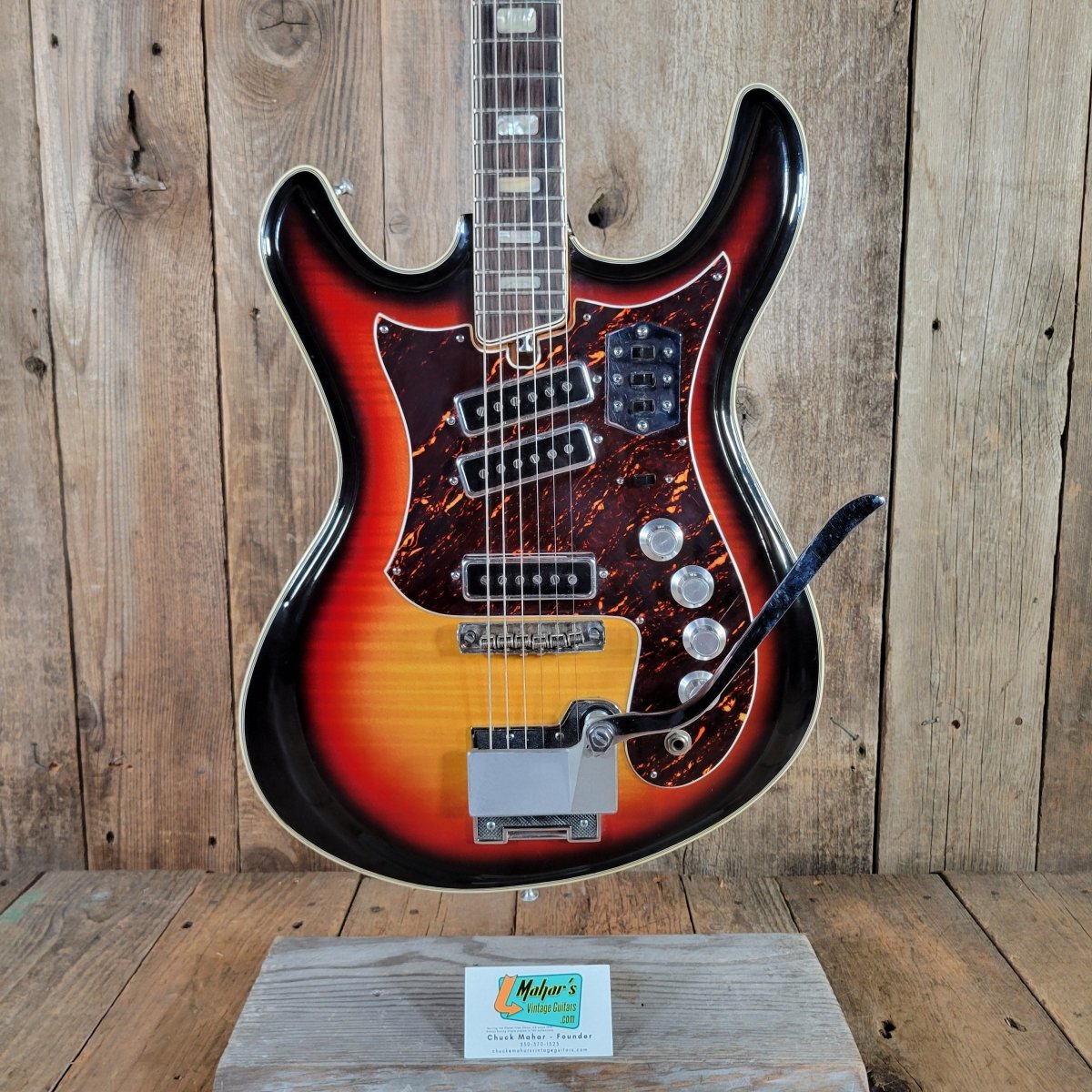 Silvertone Model 1445 Mosrite Style 1960s MIJ w/ original case - Mahar's Vintage Guitars