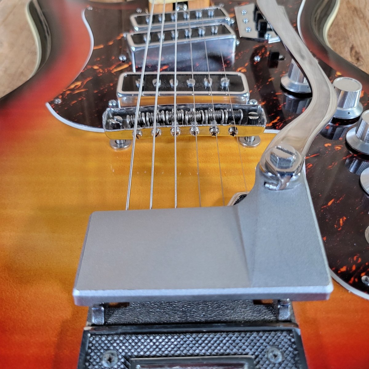 Silvertone Model 1445 Mosrite Style 1960s MIJ w/ original case - Mahar's Vintage Guitars
