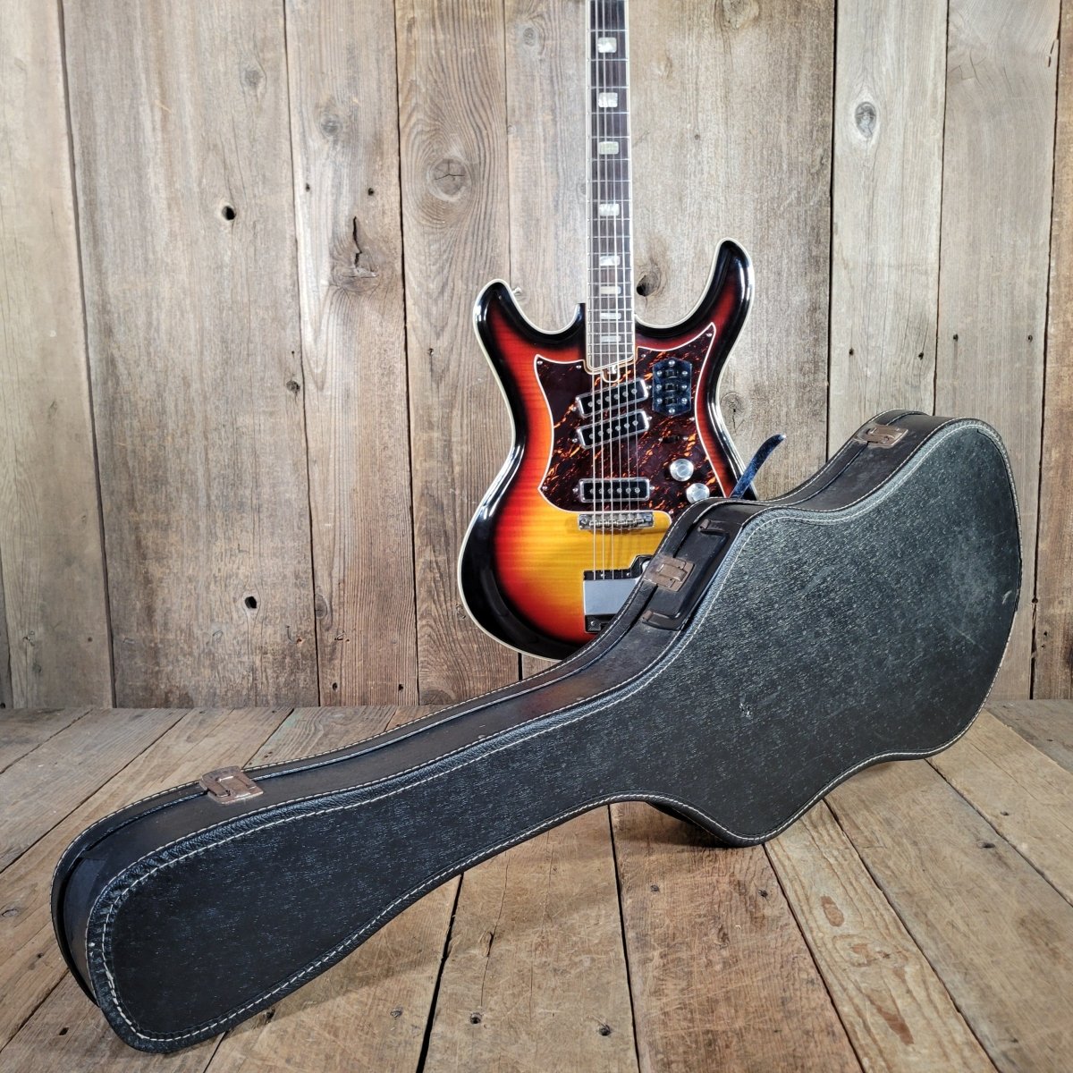 Silvertone Model 1445 Mosrite Style 1960s MIJ w/ original case - Mahar's Vintage Guitars
