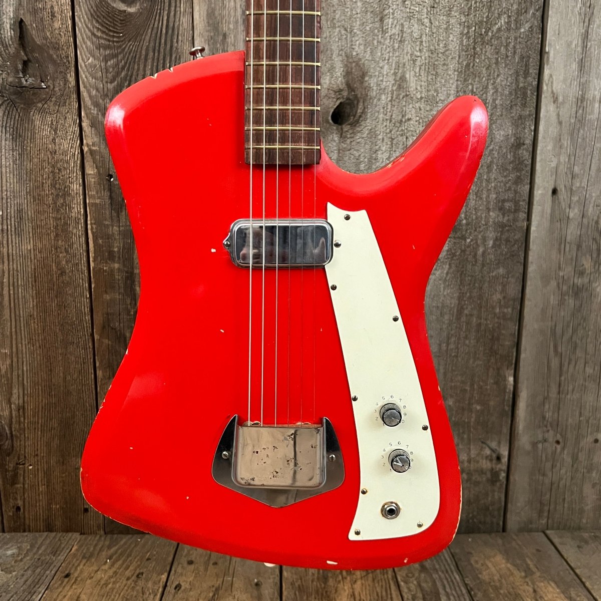 SOLD - Airline Bighorn 1965 Red Vintage Guitar - Mahar's Vintage Guitars