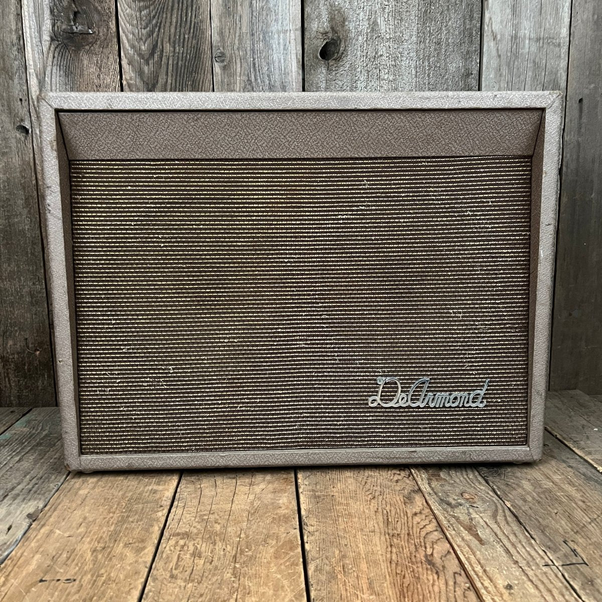 SOLD - DeArmond R25T 2x10" Amplifier 1960 Brown - Mahar's Vintage Guitars