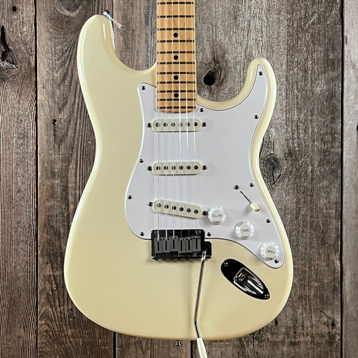 SOLD - Fender American Standard Stratocaster 1988 Olympic White - Mahar's Vintage Guitars