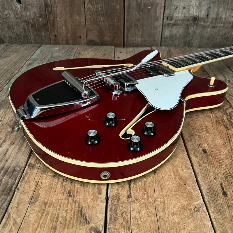 SOLD - Fender Coronado II 1967 Candy Apple Red - Mahar's Vintage Guitars