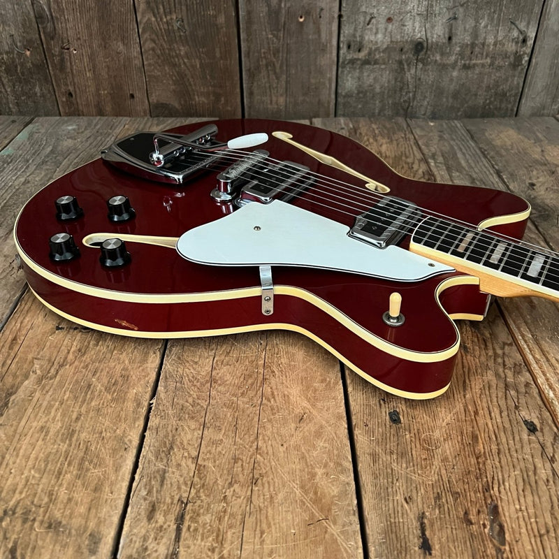 SOLD - Fender Coronado II 1967 Candy Apple Red - Mahar's Vintage Guitars