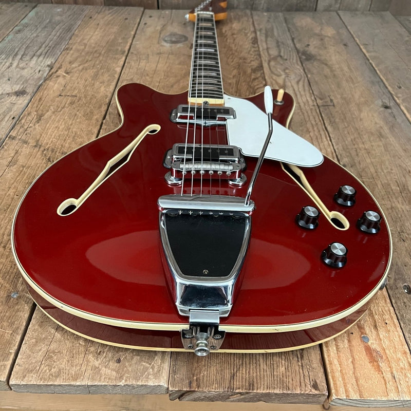 SOLD - Fender Coronado II 1967 Candy Apple Red - Mahar's Vintage Guitars