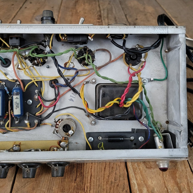 SOLD - Fender Deluxe Reverb AB763 1969 Silver Panel Drip Edge Black Line - Mahar's Vintage Guitars