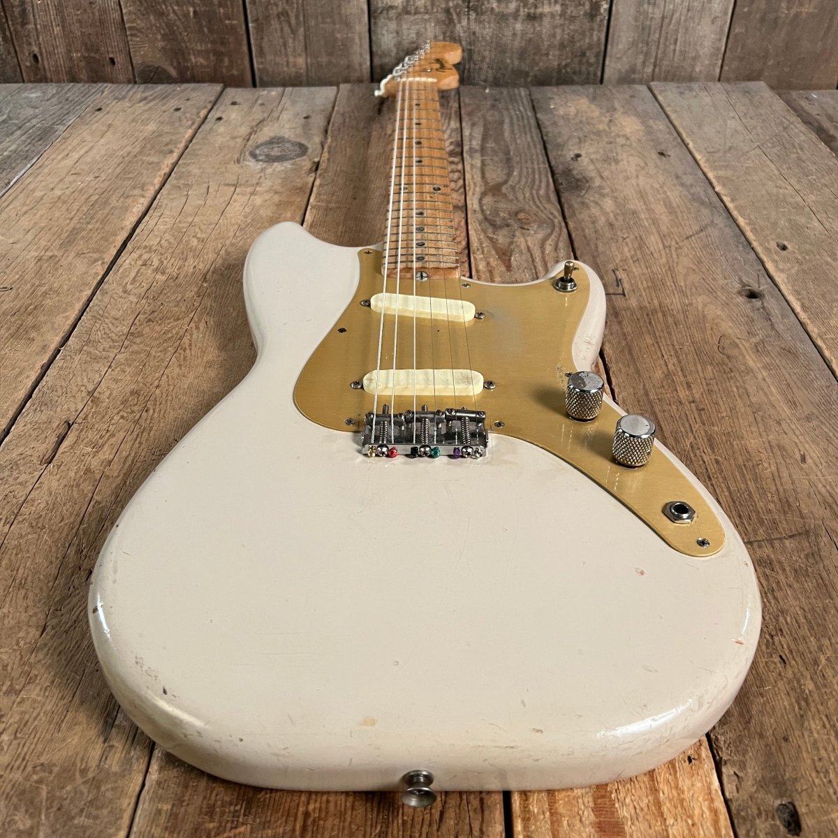 SOLD - Fender Duo Sonic 1958 Desert Sand – Mahar's Vintage Guitars