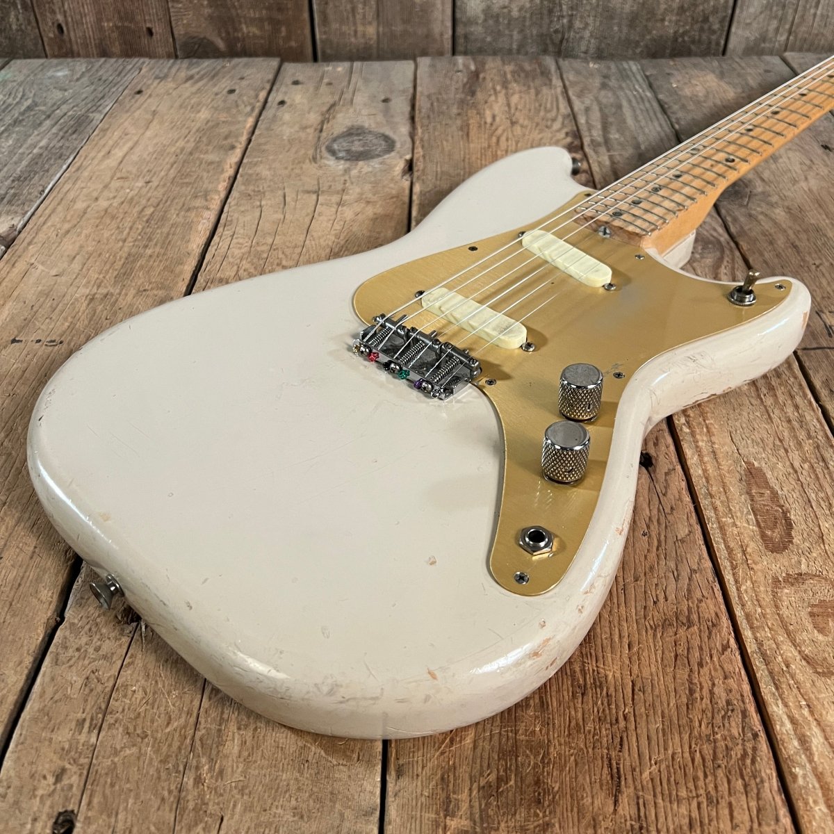 SOLD - Fender Duo Sonic 1958 Desert Sand – Mahar's Vintage Guitars