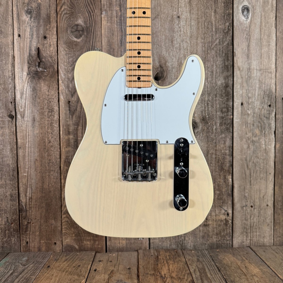SOLD - Fender Telecaster 1975 White Blonde - Mahar's Vintage Guitars